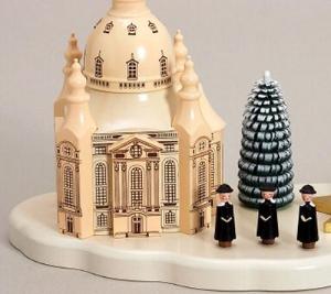 Kerzenhalter Frauenkirche mit S�ngern und B�umchen natur