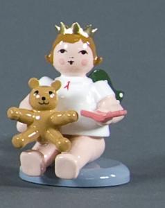Engel sitzend mit Teddyb�r mit Krone