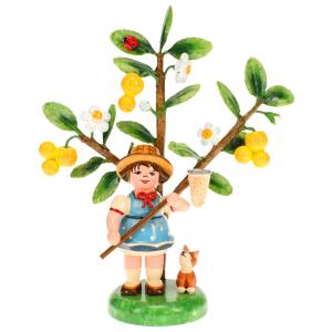 Hubrig Jahresfigur 2026 - Mädchen mit Mirabelle