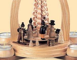 Bogenpyramide Wintermotiv groß einstöckig, natur