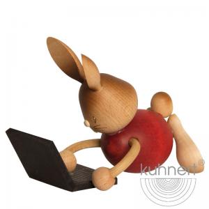 Hase Stupsi mit Laptop