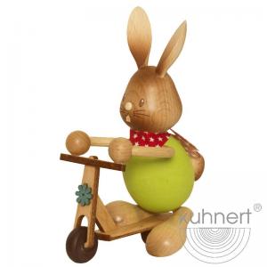 Hase Stupsi auf Roller